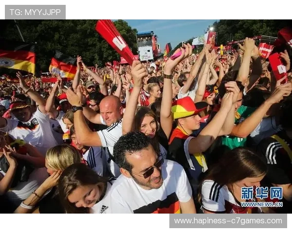 世界杯精彩瞬燃：国家队逆转胜利引发球迷狂欢讨论