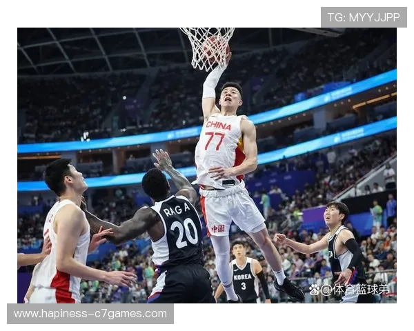 中国男篮逆袭战胜韩国队晋级亚洲杯四强 展现强大团队精神