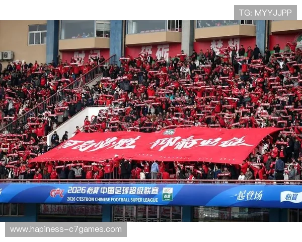 中超联赛迎来新赛季激战 球队阵容调整引球迷热议